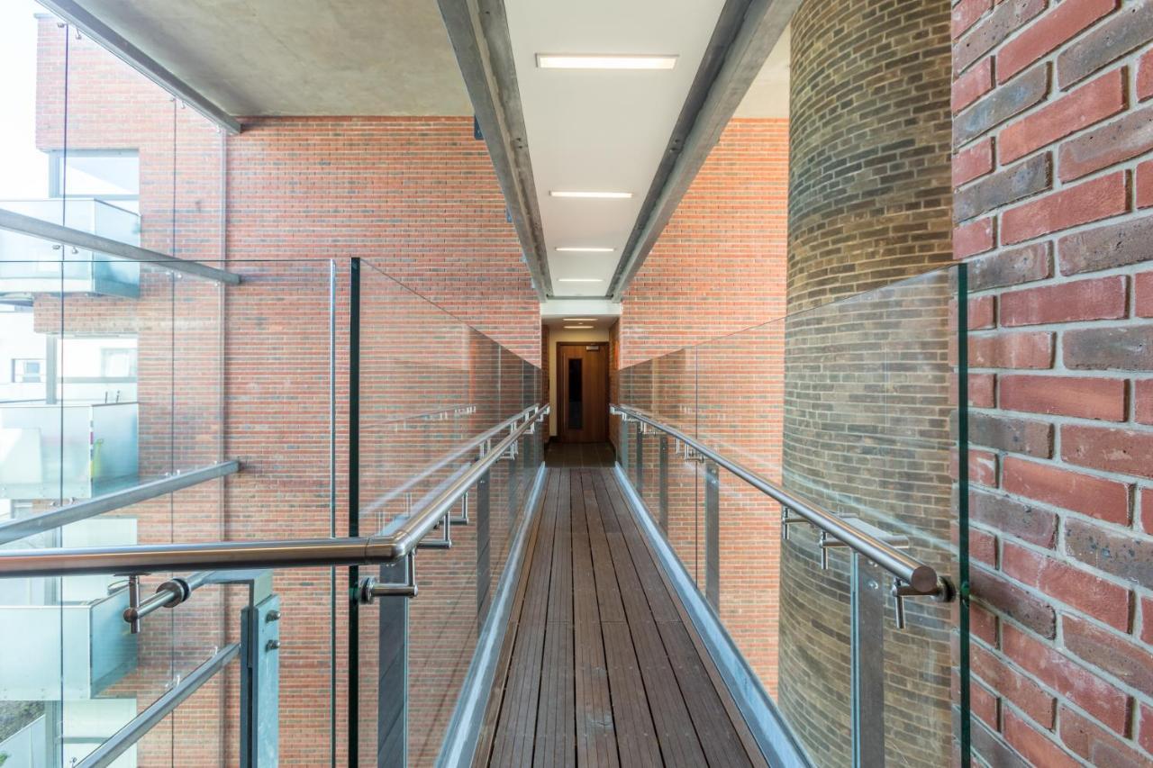 Luxury 2-Bed Flat Parking And Close To The Tube Londyn Zewnętrze zdjęcie