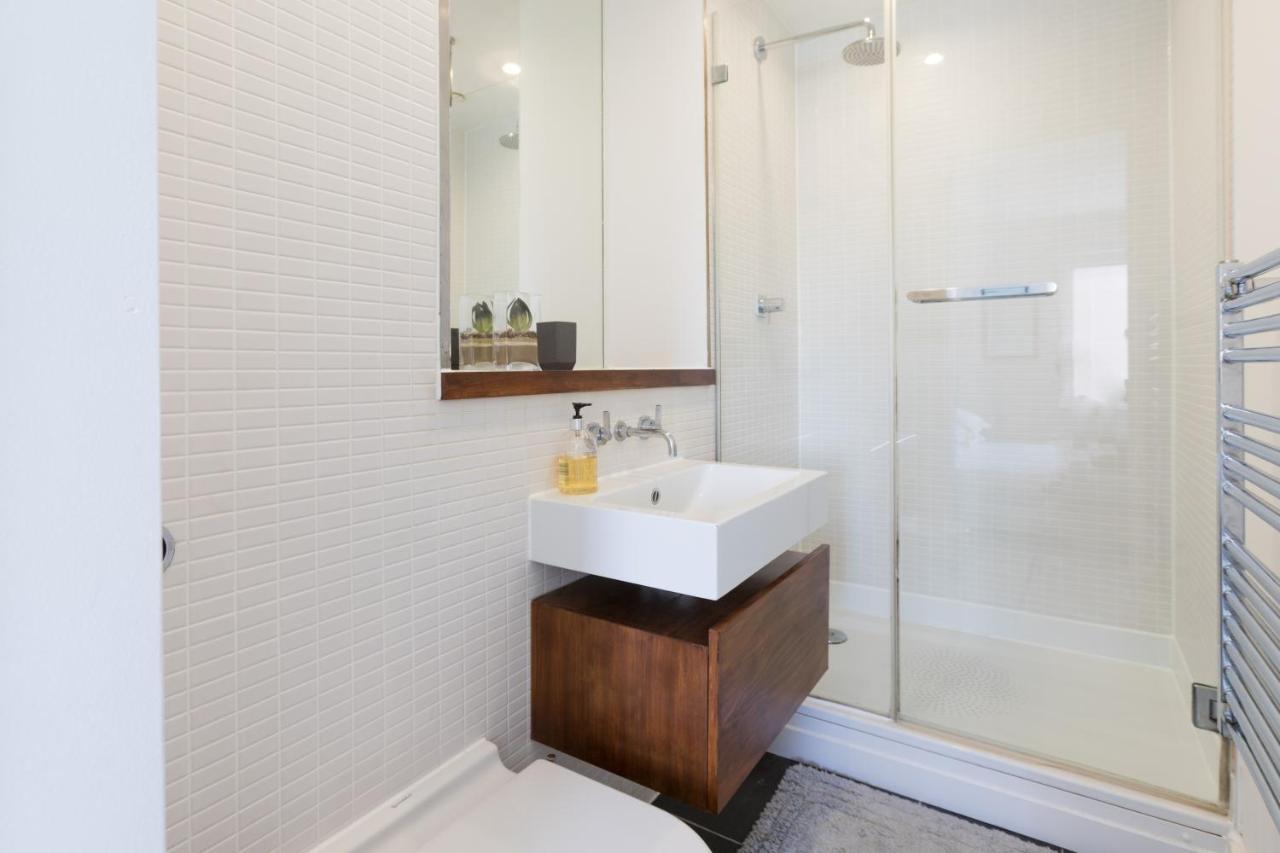 Luxury 2-Bed Flat Parking And Close To The Tube Londyn Zewnętrze zdjęcie