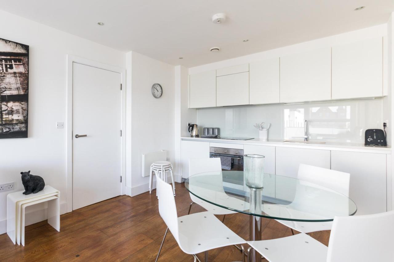Luxury 2-Bed Flat Parking And Close To The Tube Londyn Zewnętrze zdjęcie